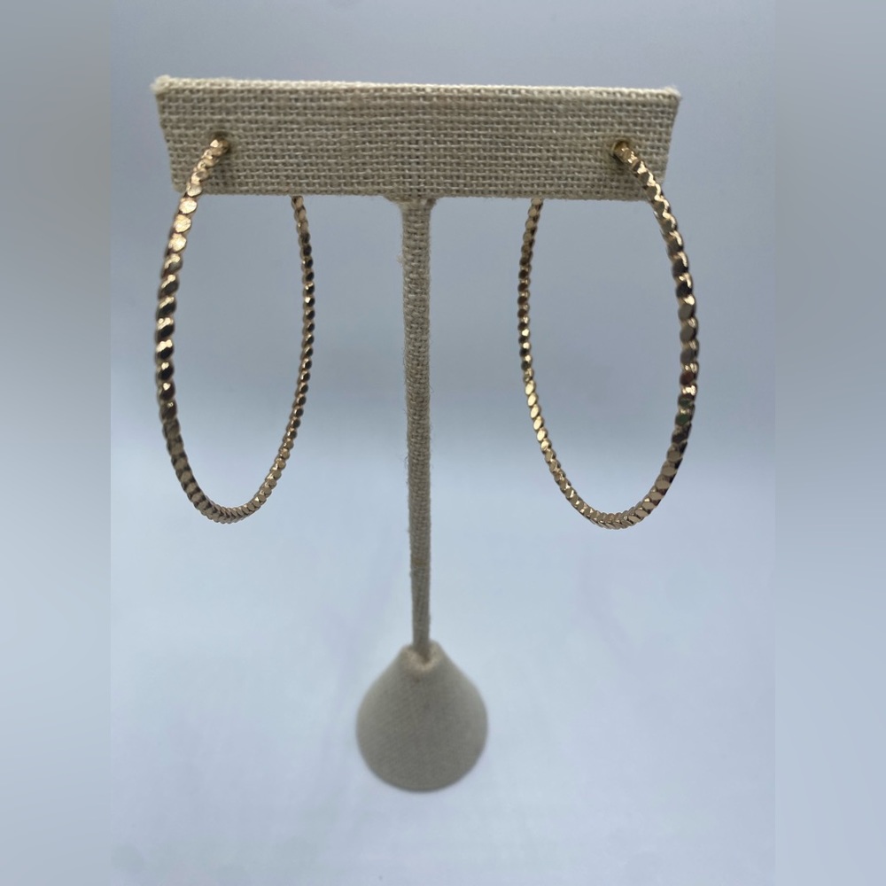 Gold Textured Hoop Earrings
Very Light Weight